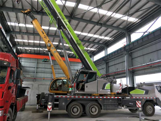 三台县高空车出租需要注意哪些安全事项？