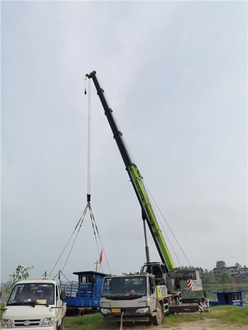 三台县桥梁建设吊装案例